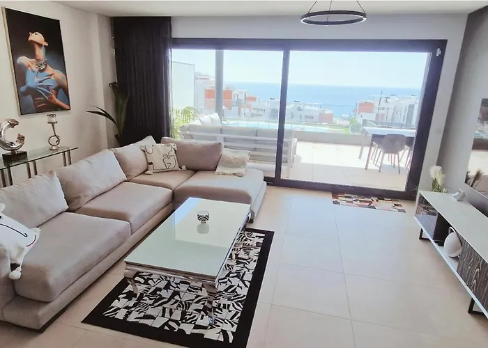 Blue Lady By The Sea *